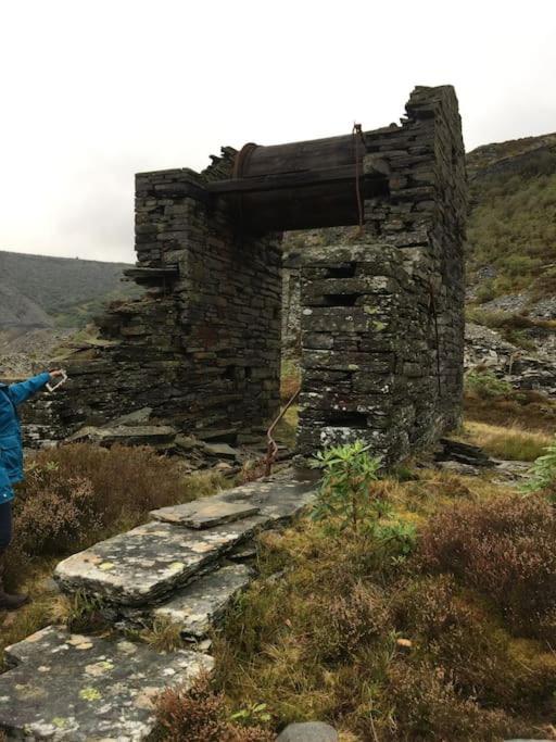Cosy Terrace Cottage Built Into The Mountain Side. Blaenau Ffestiniog Buitenkant foto