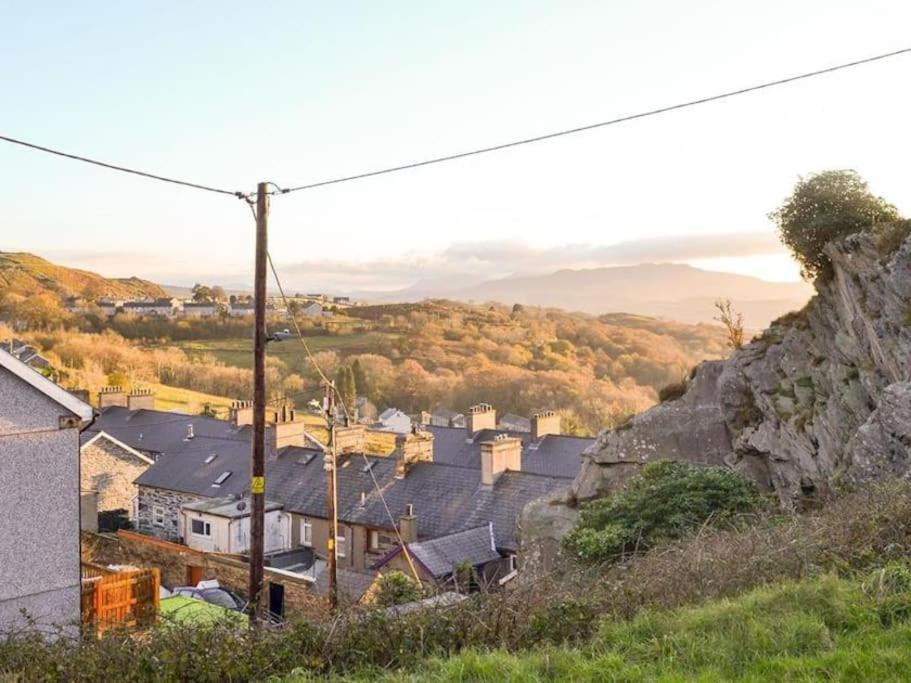 Cosy Terrace Cottage Built Into The Mountain Side. Blaenau Ffestiniog Buitenkant foto