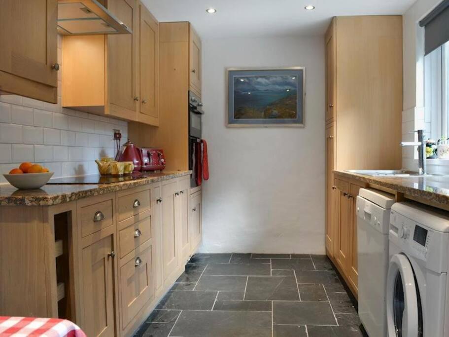 Cosy Terrace Cottage Built Into The Mountain Side. Blaenau Ffestiniog Buitenkant foto